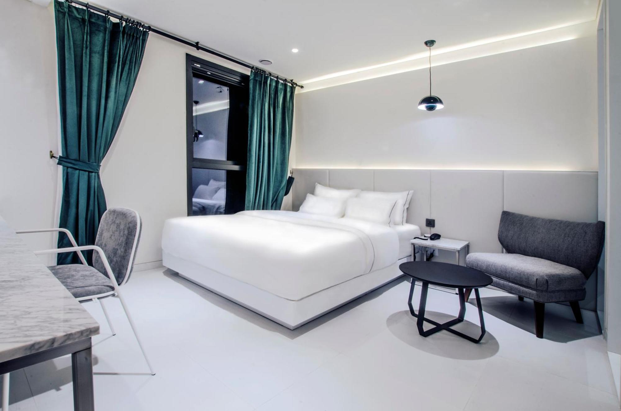 Hotel The Castle Jamsil#1 Сеул Экстерьер фото